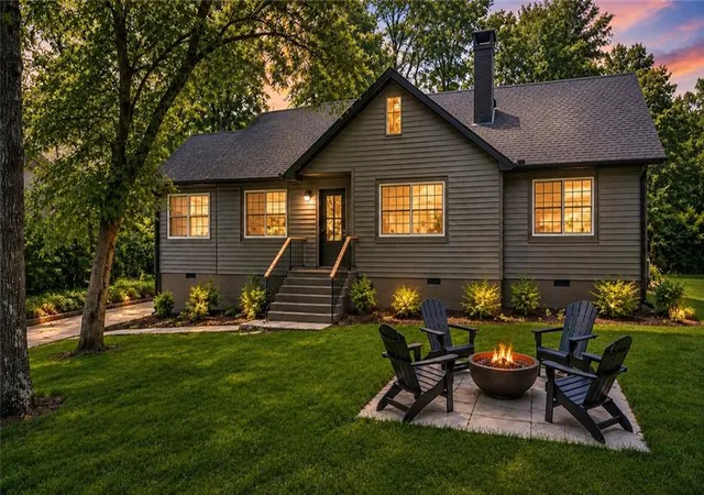 Photo 1 of Single family home for sale at 401 Ashburton Ave Se, Atlanta, GA 30317 | MLS# 7801303 | Listing updated on 2026-09-13