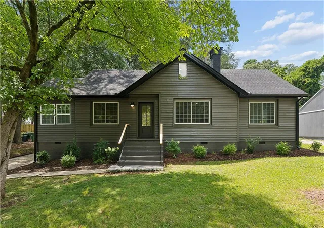 Photo 2 of Single family home for sale at 401 Ashburton Ave Se, Atlanta, GA 30317 | MLS# 7801303 | Listing updated on 2026-09-13
