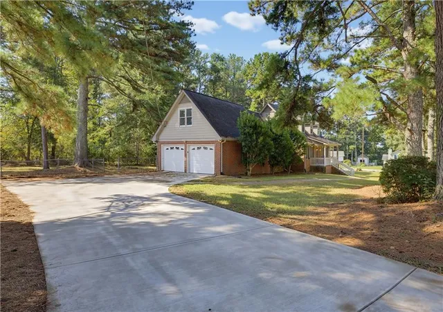 Photo 3 of Sale Pending at 2649 Majestic Cir, Dacula, GA 30019 | MLS# 7835324 | Listing updated on 2026-09-22