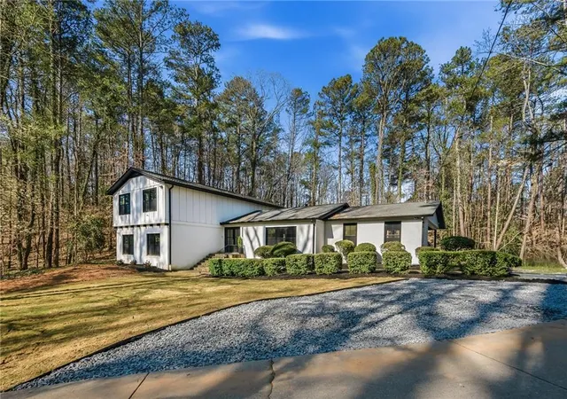 Photo 3 of Single family home for sale at 855 Flamingo Dr SW, Atlanta, GA 30311 | MLS# 7830542 | Listing updated on 2026-09-02