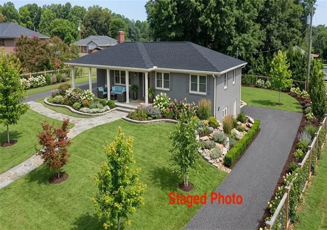 Photo 2 of Sale Pending at 120 Windy Hl Dr, Alpharetta, GA 30004 | MLS# 7833428 | Listing updated on 2026-09-08