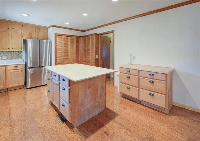 Photo 3 of Sale Pending at 120 Windy Hl Dr, Alpharetta, GA 30004 | MLS# 7833428 | Listing updated on 2026-09-08