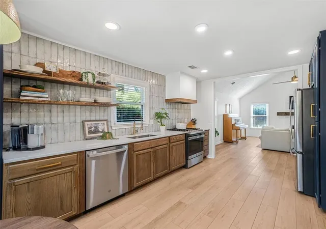 Photo 4 of Single family home for sale at 1016 Pine Grv Dr, Alpharetta, GA 30009 | MLS# 7738529 | Listing updated on 2026-09-13