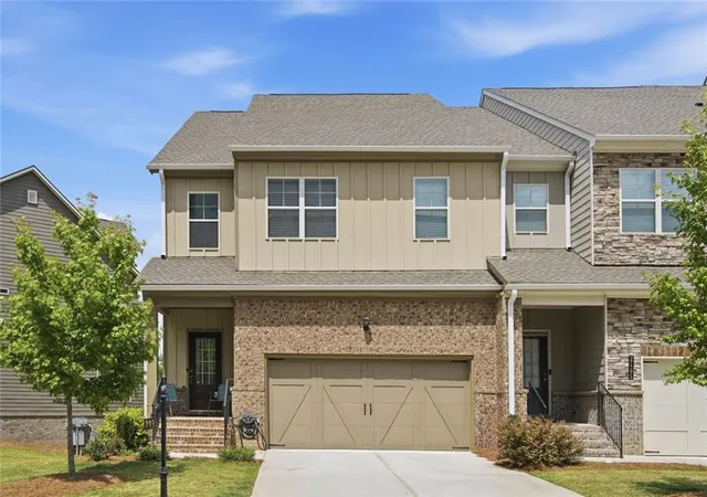 Photo 2 of Sale Pending at 2095 Manor Pointe Dr, Cumming, GA 30041 | MLS# 7854248 | Listing updated on 2026-10-27