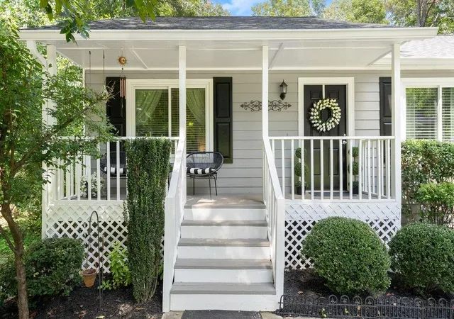 Photo 2 of Single family home for sale at 4323 Hillview Dr, Acworth, GA 30101 | MLS# 7827093 | Listing updated on 2026-09-13