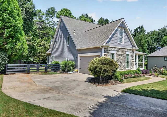 Photo 2 of Single family home for sale at 4760 Green Summers Dr, Cumming, GA 30028 | MLS# 7832110 | Listing updated on 2026-09-13