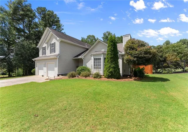 Photo 2 of Single family home for sale at 7050 Treeline Dr, Cumming, GA 30028 | MLS# 7831311 | Listing updated on 2026-09-03