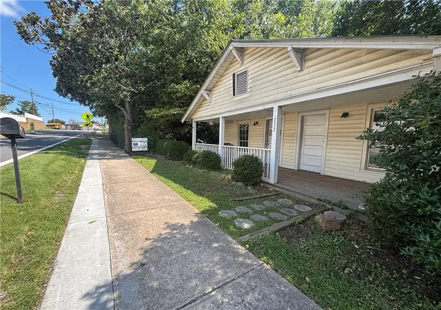 Photo 1 of Single family home for sale at 232 Main St E, Dahlonega, GA 30533 | MLS# 7832031 | Listing updated on 2026-10-29