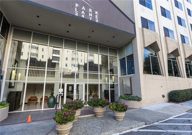 Condo for sale at 2479 Peachtree Rd NE #1706, Atlanta, GA 30305 | MLS# 7836025