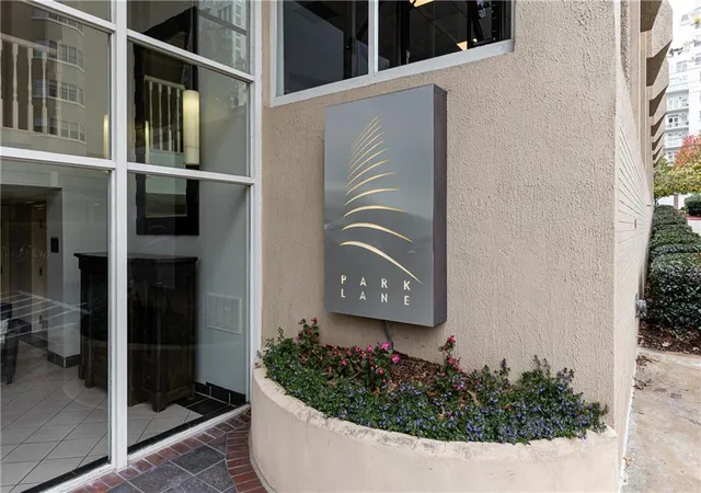 Listing Photo 2 - Condo for sale in building located at 2479 Peachtree Rd Ne, Atlanta, GA 30305 - Unit #1706