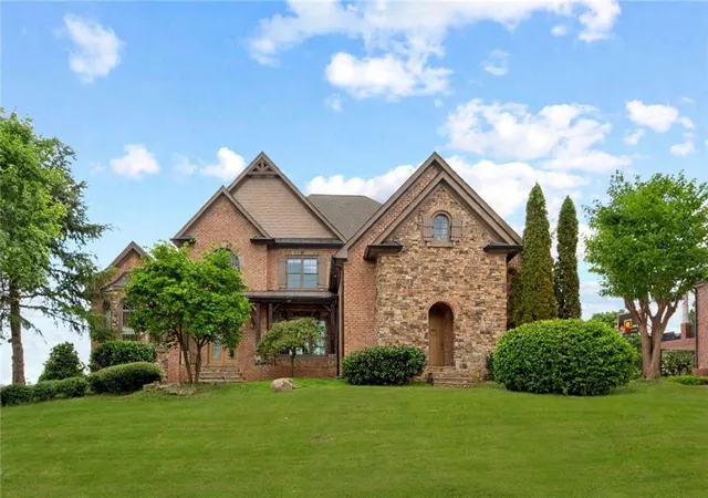 Photo 2 of Single family home for sale at 2613 Northern Oak Dr, Braselton, GA 30517 | MLS# 7838793 | Listing updated on 2026-09-17