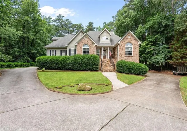 Photo 2 of Single family home for sale at 4050 Golfview Ct, Villa Rica, GA 30180 | MLS# 7843961 | Listing updated on 2026-09-29