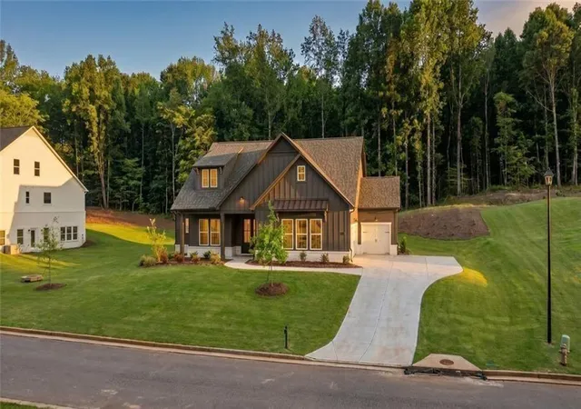 Photo 1 of Single family home for sale at 8340 Creekside Overlook Dr, Gainesville, GA 30506 | MLS# 7837664 | Listing updated on 2026-10-25