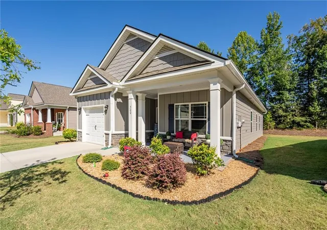 Photo 2 of Single family home for sale at 200 Vineyard Walk, Carrollton, GA 30117 | MLS# 7836570 | Listing updated on 2026-09-13