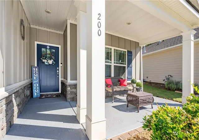 Photo 3 of Single family home for sale at 200 Vineyard Walk, Carrollton, GA 30117 | MLS# 7836570 | Listing updated on 2026-09-13