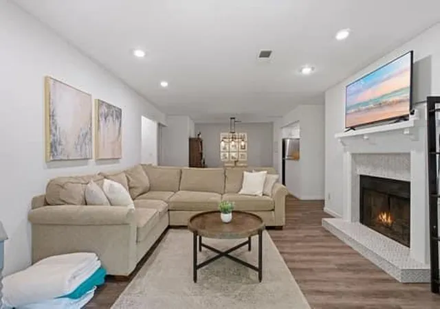 Photo 4 of Condo for sale at 2698 Suwanee Way, Marietta, GA 30067 | MLS# 7794570 | Listing updated on 2026-09-13