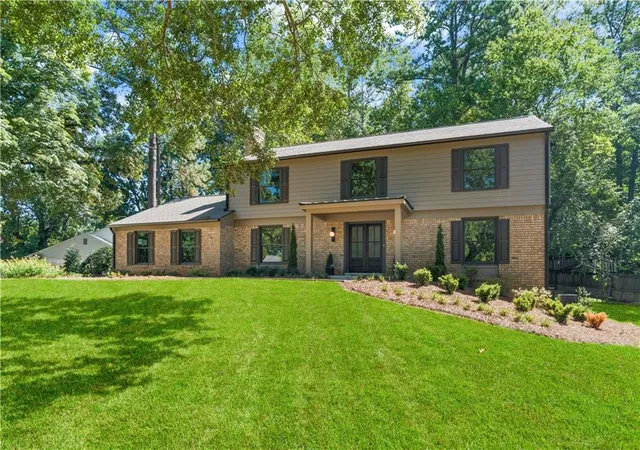 Photo 3 of Single family home for sale at 3829 Fox Hills Dr Se, Marietta, GA 30067 | MLS# 7835205 | Listing updated on 2026-09-16