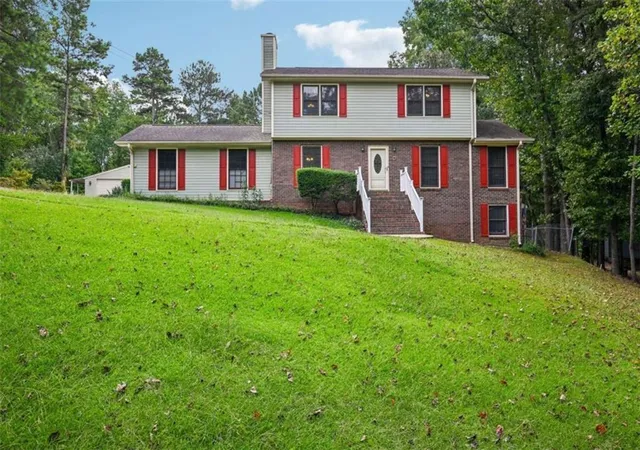 Photo 1 of Sale Pending at 6092 Lakeshore Dr, Mableton, GA 30126 | MLS# 7835206 | Listing updated on 2026-10-03