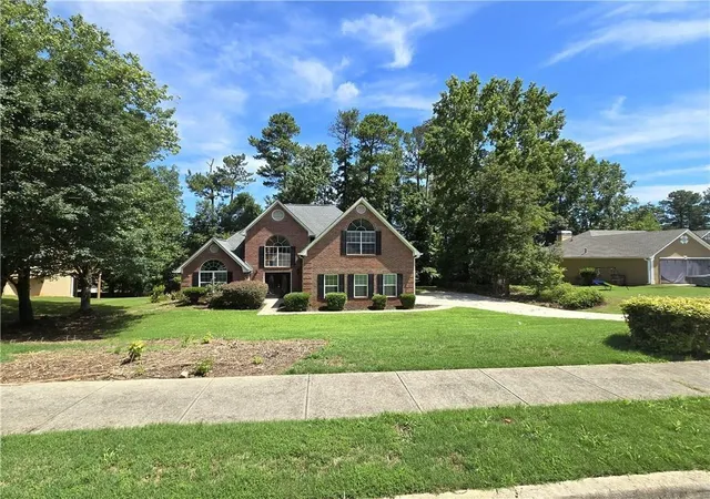 Photo 2 of Single family home for sale at 322 Fernhill Ct, Jonesboro, GA 30236 | MLS# 7828233 | Listing updated on 2026-09-11