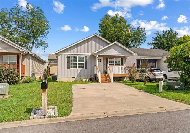 Photo 2 of Single family home for sale at 3084 Striplin Trl, Dalton, GA 30721 | MLS# 7833129 | Listing updated on 2026-09-09