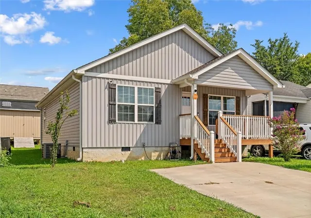 Photo 3 of Single family home for sale at 3084 Striplin Trl, Dalton, GA 30721 | MLS# 7833129 | Listing updated on 2026-09-09
