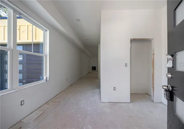 Photo 3 of Single family home for sale at 2918 Level Ridge Rd SE, Atlanta, GA 30354 | MLS# 7859467 | Listing updated on 2026-10-28