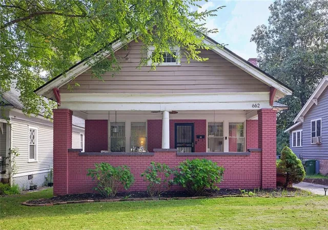 Photo 1 of Single family home for sale at 662 Pearce St Sw, Atlanta, GA 30310 | MLS# 7840099 | Listing updated on 2026-10-04