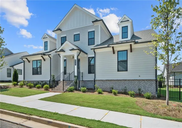 Photo 3 of Single family home for sale at 587 Gavitt Dr, Cumming, GA 30040 | MLS# 7859078 | Listing updated on 2026-10-26