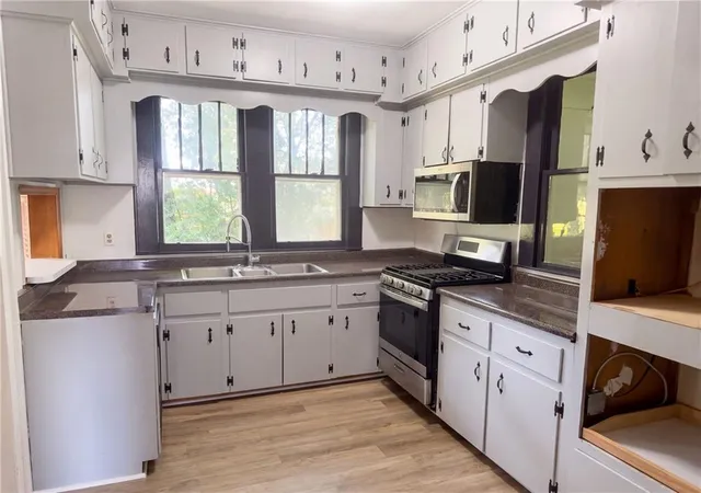 Photo 1 of Single family home for sale at 355 Pecan St SE, Dawson, GA 39842 | MLS# 7840472 | Listing updated on 2026-10-30