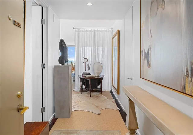 Listing Photo 2 - Condo for sale in building located at 2575 Peachtree Rd Ne, Atlanta, GA 30305 - Unit #22H