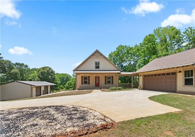 Photo 3 of Single family home for sale at 4140 Hwy 332, Hoschton, GA 30548 | MLS# 7826923 | Listing updated on 2026-10-09