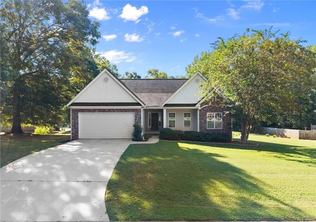 Photo 2 of Single family home for sale at 27 Woods Way, Jefferson, GA 30549 | MLS# 7836415 | Listing updated on 2026-09-12
