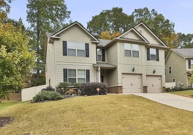 Photo 2 of Single family home for sale at 118 Village Pl, Newnan, GA 30265 | MLS# 7832212 | Listing updated on 2026-09-14