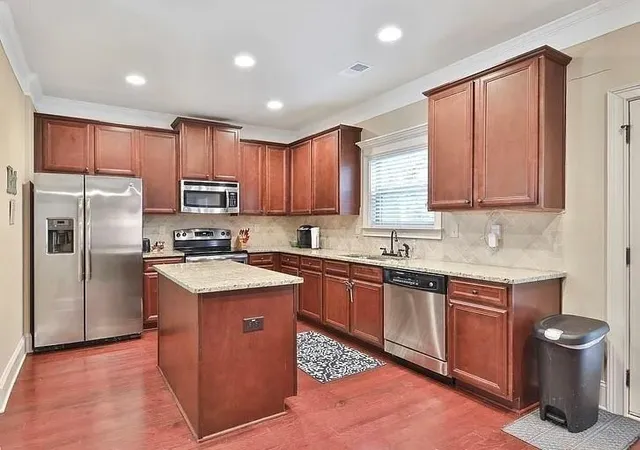 Photo 3 of Single family home for sale at 118 Village Pl, Newnan, GA 30265 | MLS# 7832212 | Listing updated on 2026-09-14