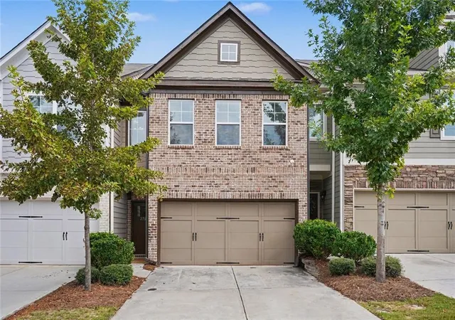 Photo 3 of Sale Pending at 2710 Kemp Ct, Conyers, GA 30094 | MLS# 7835747 | Listing updated on 2026-09-21