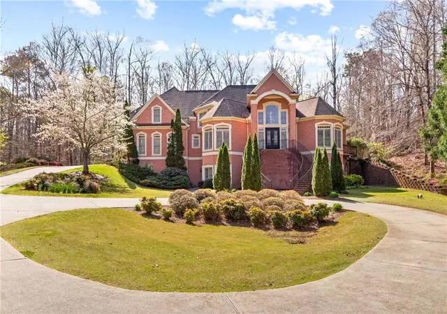 Photo 3 of Single family home for sale at 4680 Hamden Forest Dr Sw, Atlanta, GA 30331 | MLS# 7830390 | Listing updated on 2026-09-08
