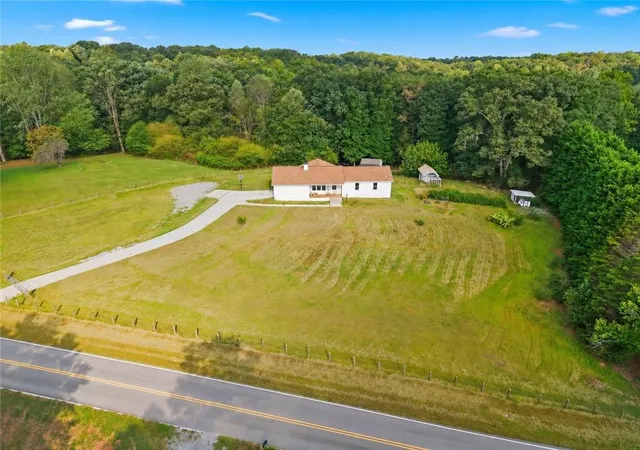 Photo 2 of Single family home for sale at 5545 Odum Smallwood Rd, Gainesville, GA 30506 | MLS# 7837231 | Listing updated on 2026-10-09