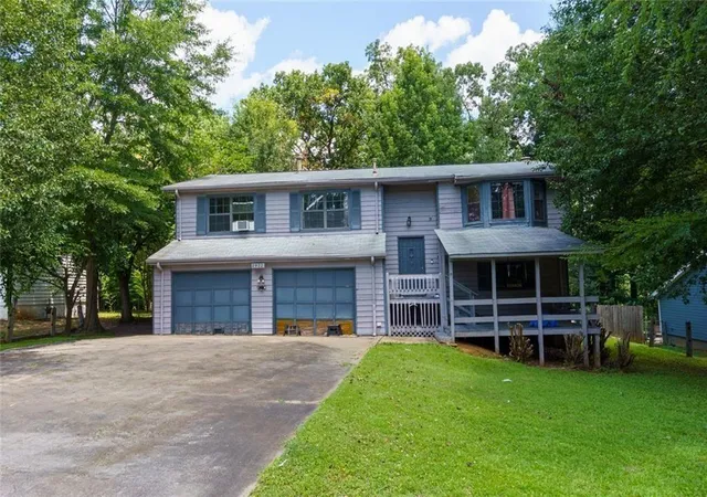 Sale Pending at 2822 Woodhollow Ln, Jonesboro, GA 30236 | MLS# 7803078 | Listing updated on 2026-09-18