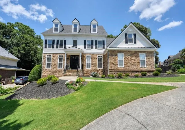 Photo 3 of Single family home for sale at 7430 Northampton Ct, Cumming, GA 30040 | MLS# 7850114 | Listing updated on 2026-10-25