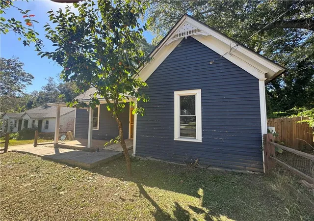 Photo 3 of Single family home for sale at 315 N 14th Street, Griffin, GA 30223 | MLS# 7857067 | Listing updated on 2026-10-24