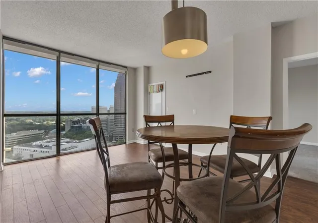 Listing Photo 3 - Condo for sale in building located at 1280 W Peachtree St, Atlanta, GA 30309 - Unit #3810