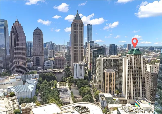 Listing Photo 2 - Condo for sale in building located at 1280 W Peachtree St, Atlanta, GA 30309 - Unit #3810