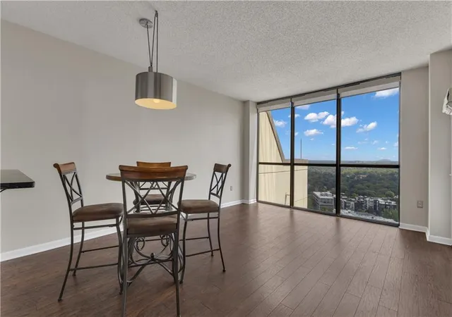 Listing Photo 4 - Condo for sale in building located at 1280 W Peachtree St, Atlanta, GA 30309 - Unit #3810