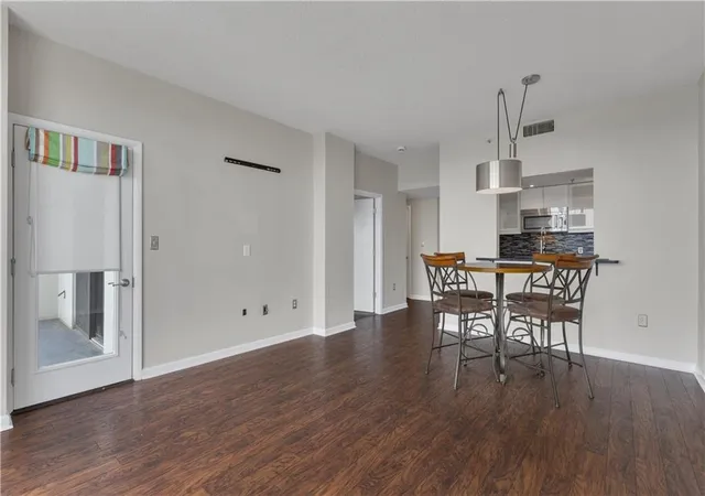 Listing Photo 5 - Condo for sale in building located at 1280 W Peachtree St, Atlanta, GA 30309 - Unit #3810
