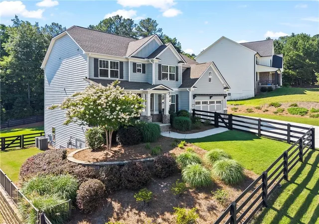 Photo 3 of Sale Pending at 71 Riverwalk Manor Dr, Dallas, GA 30132 | MLS# 7830616 | Listing updated on 2026-09-08