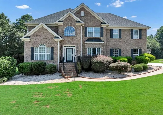Photo 3 of Single family home for sale at 2123 Sw Crst Wood Dr, Conyers, GA 30094 | MLS# 7806966 | Listing updated on 2026-09-27