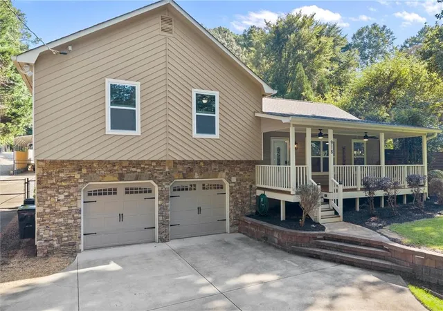 Photo 2 of Sale Pending at 918 Victoria Landing Dr, Woodstock, GA 30189 | MLS# 7831121 | Listing updated on 2026-09-14