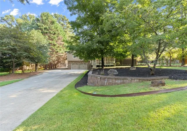 Photo 3 of Sale Pending at 918 Victoria Landing Dr, Woodstock, GA 30189 | MLS# 7831121 | Listing updated on 2026-09-14