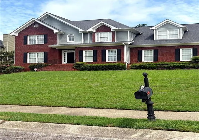 Photo 2 of Single family home for sale at 7531 Greens Ml Dr, Loganville, GA 30052 | MLS# 7838688 | Listing updated on 2026-10-07