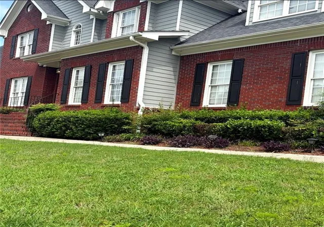 Photo 3 of Single family home for sale at 7531 Greens Ml Dr, Loganville, GA 30052 | MLS# 7838688 | Listing updated on 2026-10-07